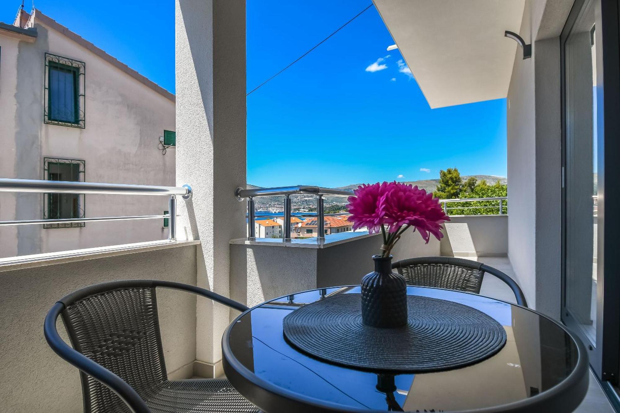Apartments Neli Трогир Экстерьер фото